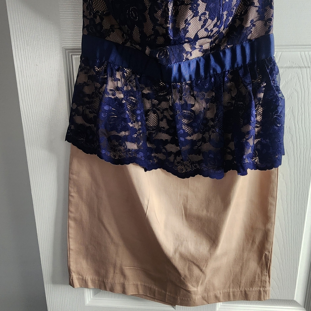 Elegant Strapless Navy and Beige Lace Dress